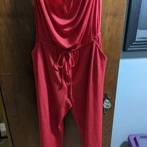Reddish strapless jumpsuit with pockets